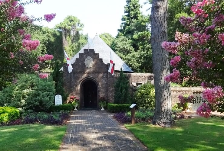 Elizabethan Gardens Entrance