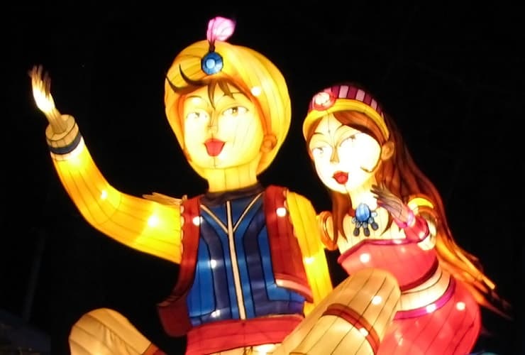 Chinese Lantern Festival - Aladdin & Jasmine detail