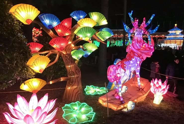 Chinese Lantern Festival - Bai Ze