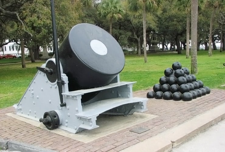 The Battery Charleston Guns