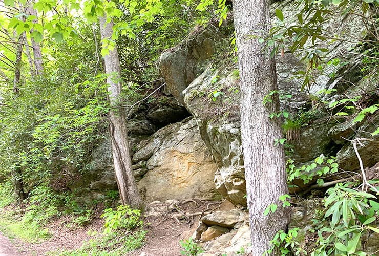 03c_04_deep_creek_trail_rock_boulders