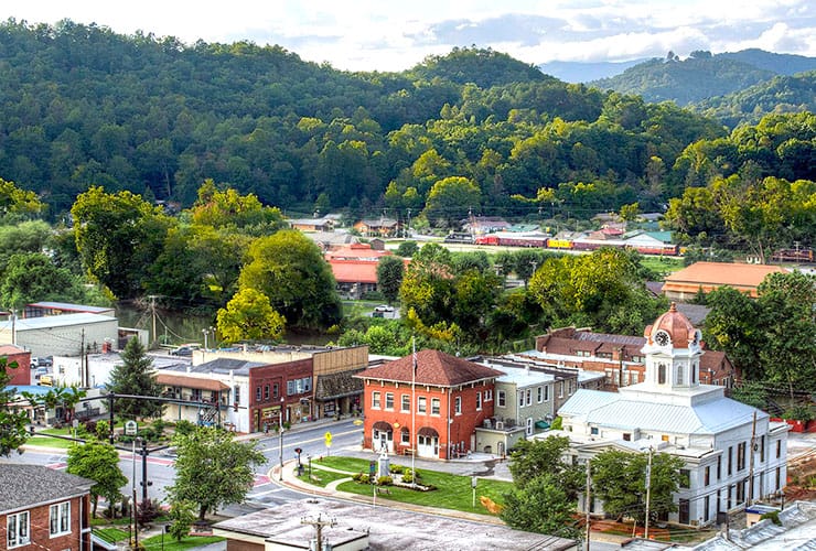 Stonebrook Lodge Bryson City View of Downtown