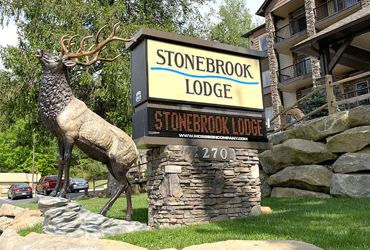 Stonebrook Lodge Bryson City Elk