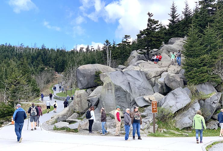 rock cluster at start of hike to clingmans dome