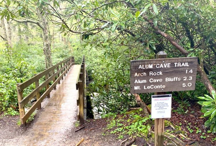 Alum Cave Bluffs Trailhead