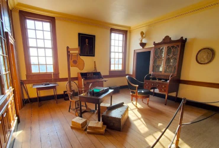 Mount Vernon Mansion Study Room