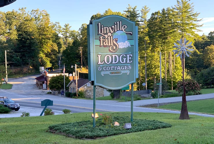 Linville Falls Lodge & Cottages Sign