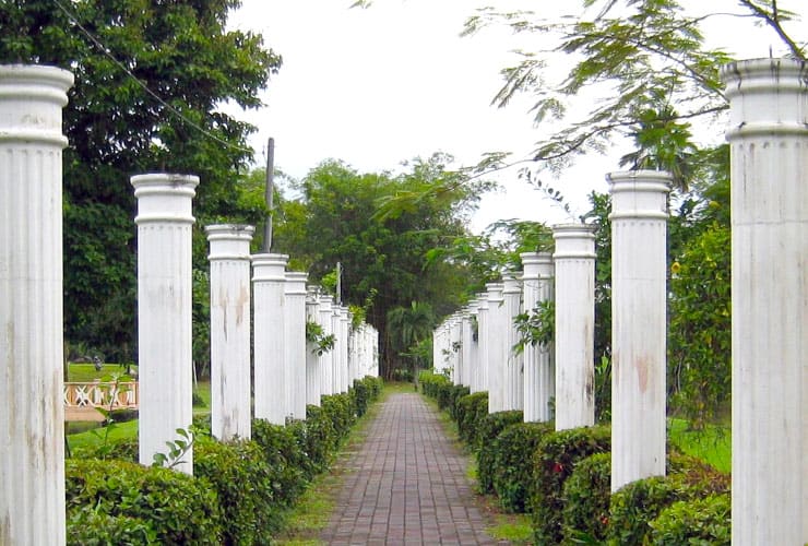 Taiping Lake Gardens Columns