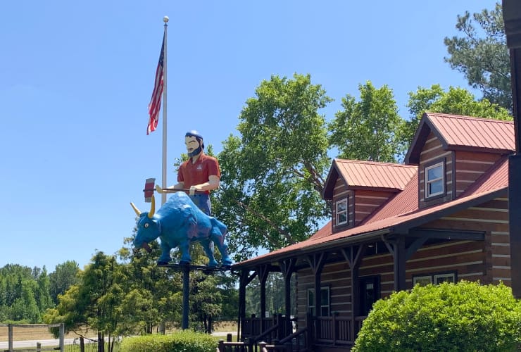 NC Roadside Attraction Sculptures Log Cabin Paul Bunyan