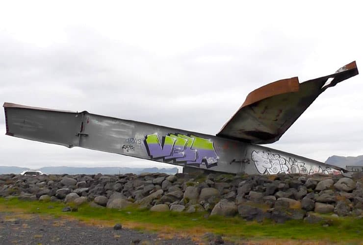 Destroyed Skeiðará Bridge Monument