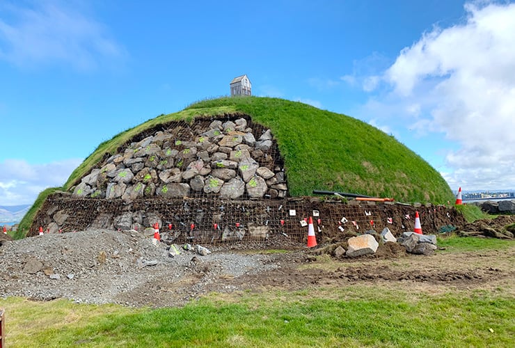 Repair Work on Reykjavikl's Þúfa