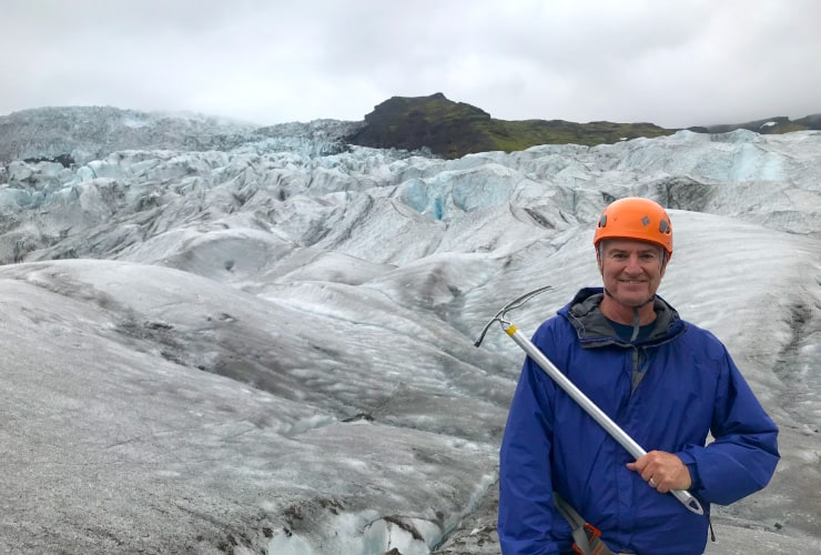 Svinafellsjökull Glacier Vanity Pose