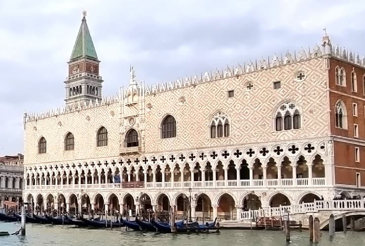 Spend a Day in Venice Doge Palace facade