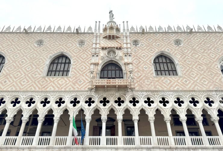 venice_15a-02_doge's palace exterior