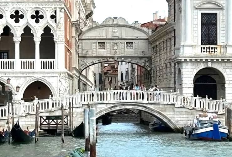 Spend a Day in Venice Ponte della Paglia