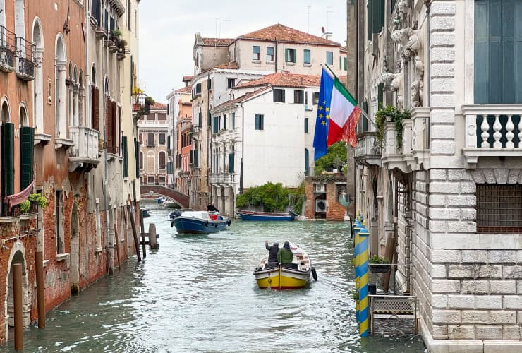 Spend a Day in Venice Canals