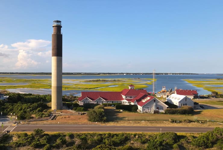 02a_05_Oak_Island_NC_Lighthouse