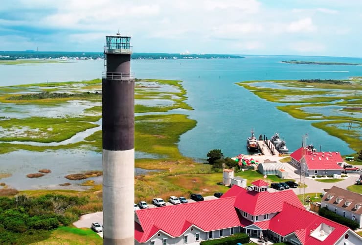 02b_05_Oak_Island_NC_Lighthouse