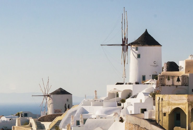 13_04_a day in santorini - sunset windmills