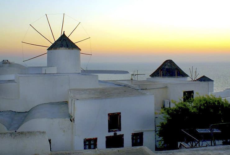 13_05_a day in santorini - sunset windmills